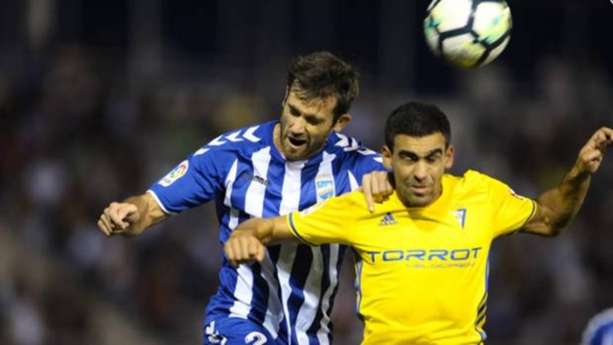 Cádiz y Lorca empatan sin goles y se reparten los puntos