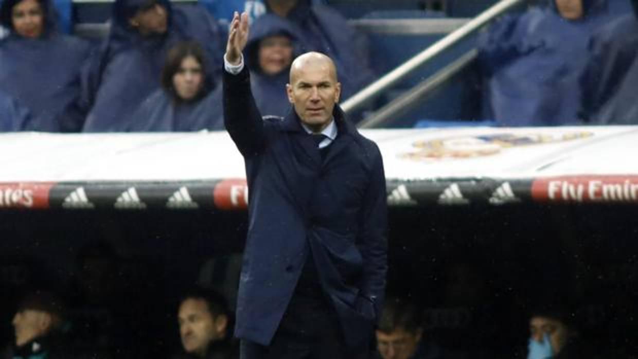 Zidane: «El gesto de Cristiano es bonito, Benzema se lo merece»