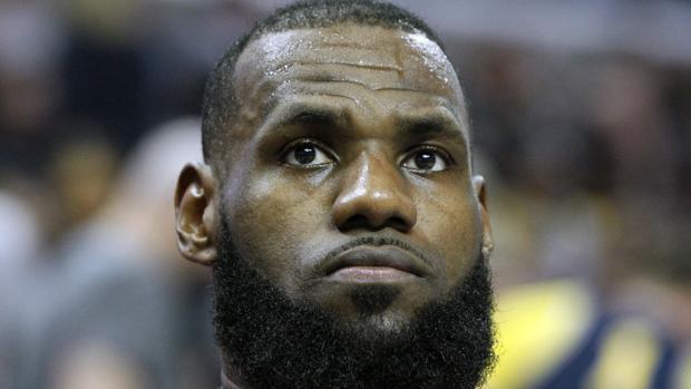 LeBron James pone como ejemplo a Messi y al Barcelona