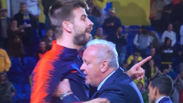 Gerard Piqué esperó a Mateu Lahoz para recriminarle su arbitraje