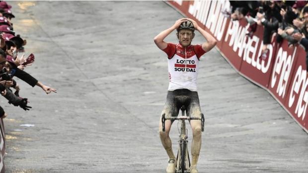 Benoot gana la Strade-Bianche