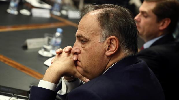 El dardo de Tebas a las operadoras de telecomunicaciones