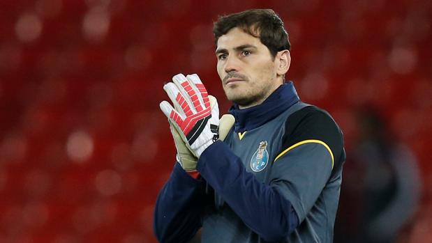 Clamor en Oporto por la renovación de Casillas