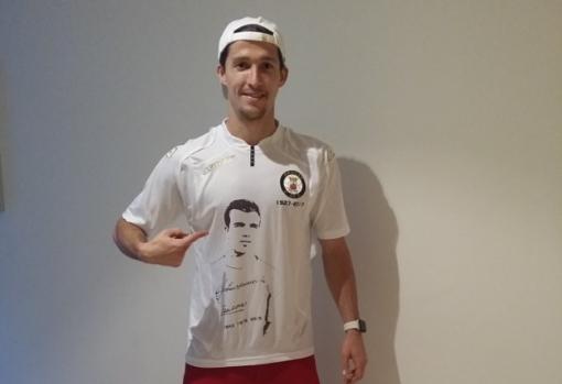 La imagen de «Tonono» en la camiseta del Arucas CF