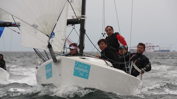 «Gunter» y «Bribón» dominan la regata de Invierno de Barcelona