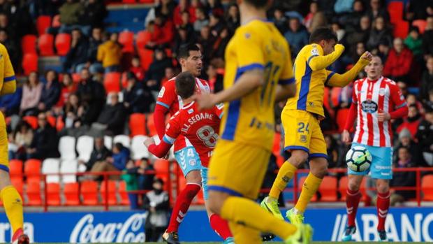 El Lugo remonta desde el banquillo