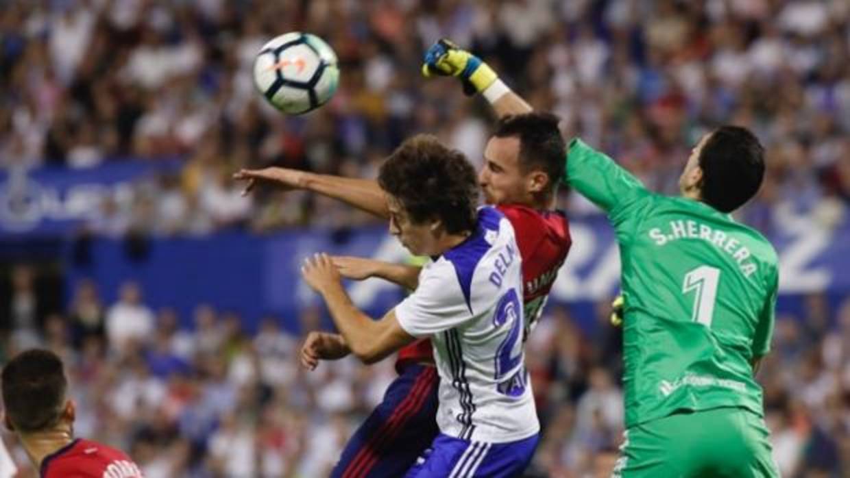 Borja Iglesias mete al Zaragoza en los puestos de promoción