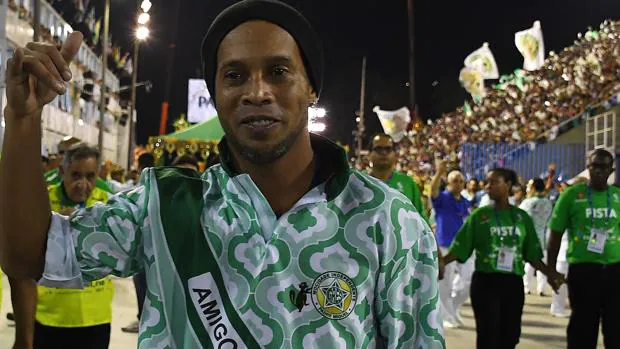 Ronaldinho da el salto a la política