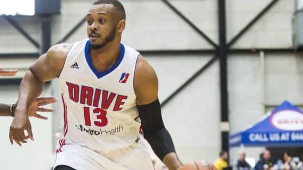 Muere Zeke Upshaw tras sufrir una crisis cardiaca durante un partido