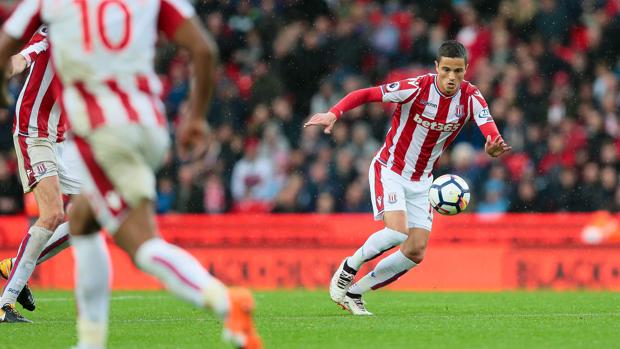 El Stoke City aparta a Afellay por ser una mala influencia