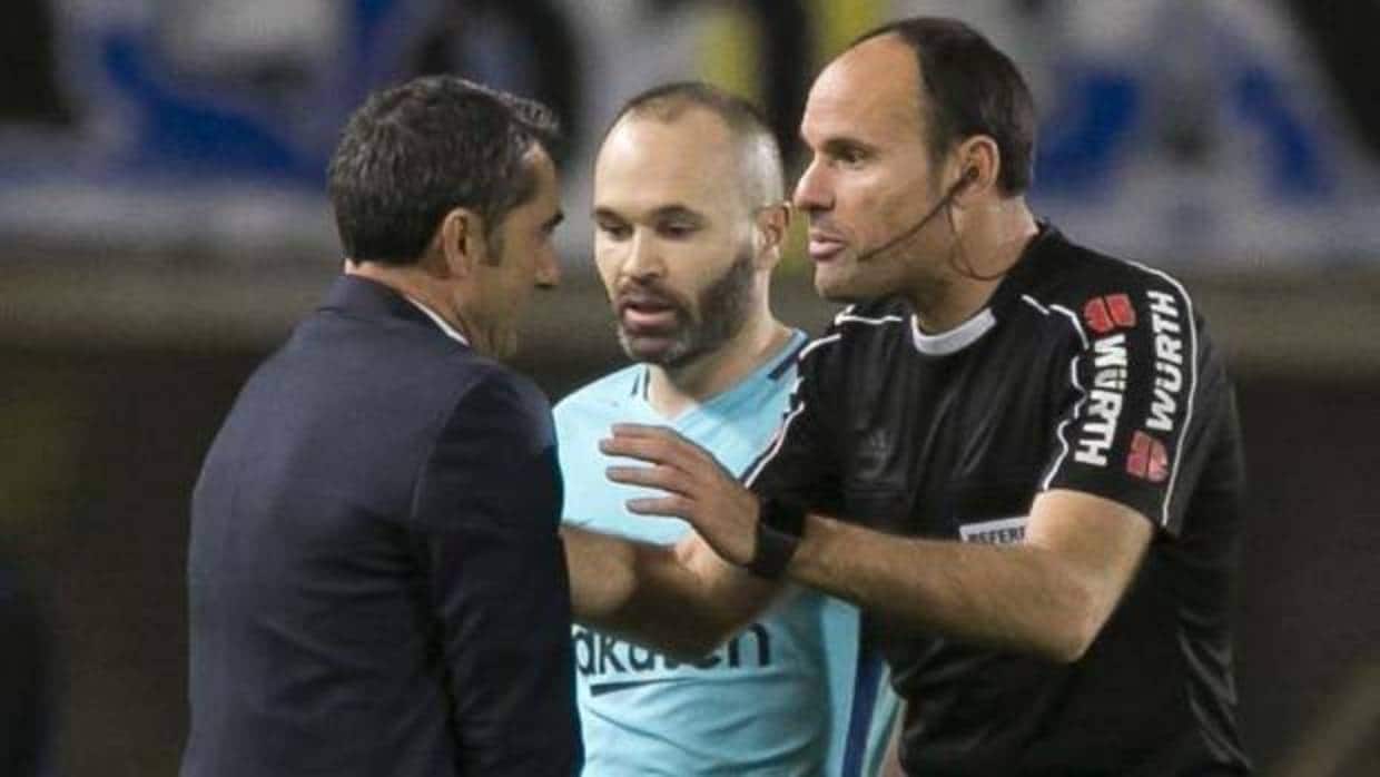 Mateu, con Iniesta y Valverde