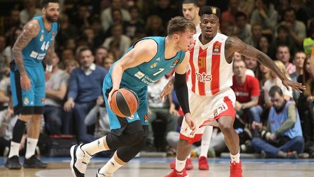 El triplazo ganador de Doncic a un segundo del final