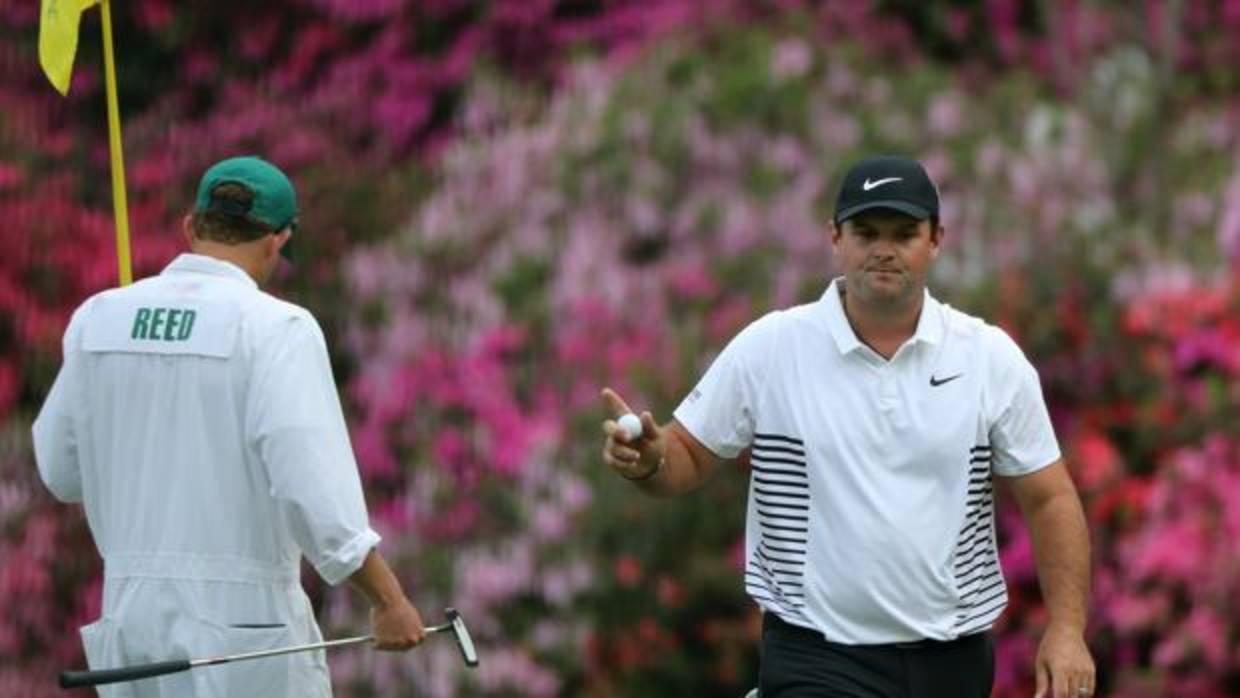 El estadounidense Patrick Reed tiene dos golpes de ventaja en el Masters