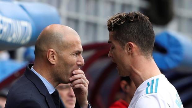 «¡Sííí»!, la grada rinde homenaje a Cristiano