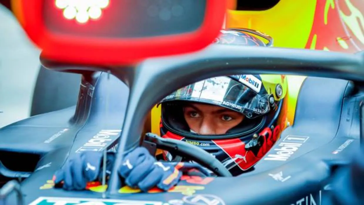 Max Verstappen, en su monoplaza durante el GP de China