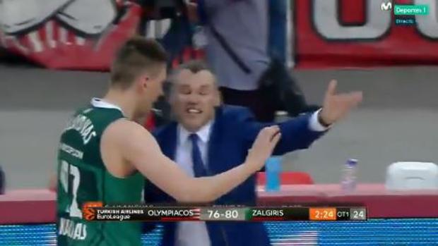 La sorprendente bronca de Jasikevicius a uno de sus jugadores