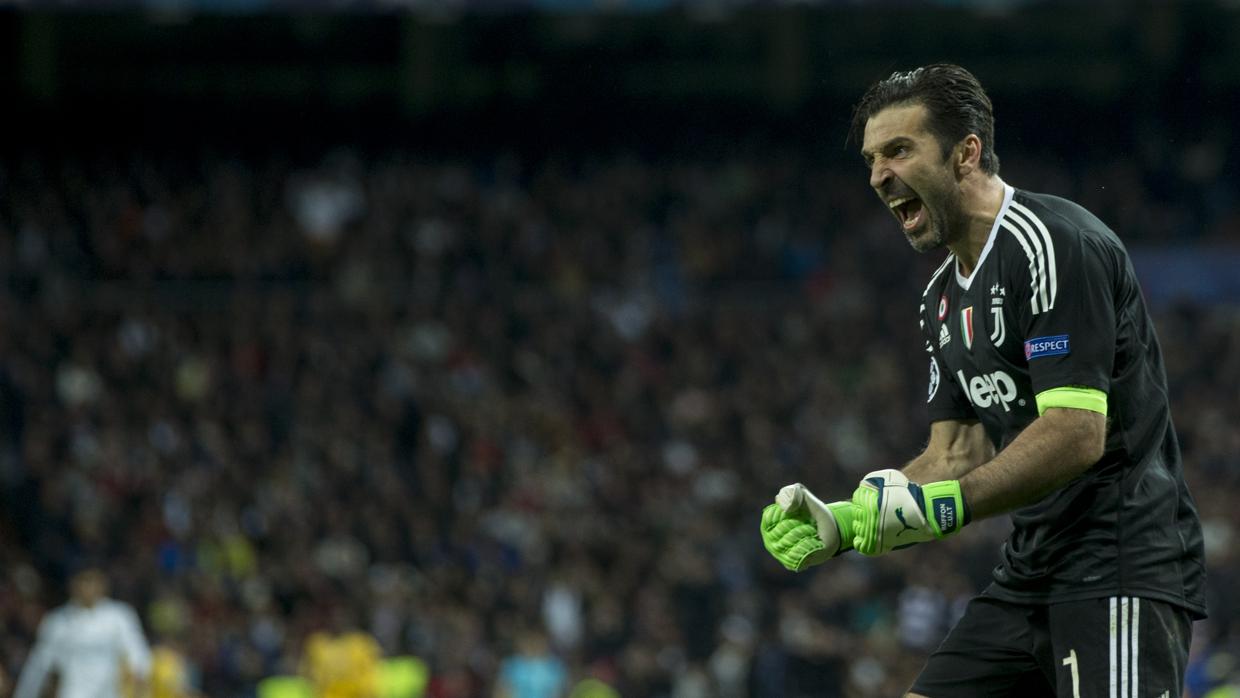 Buffon celebrando uno de los goles de su equipo durante la eliminatoria frente al Madrid