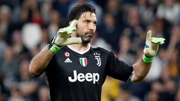 Buffon denuncia intentos de desestabilizar a la Juventus