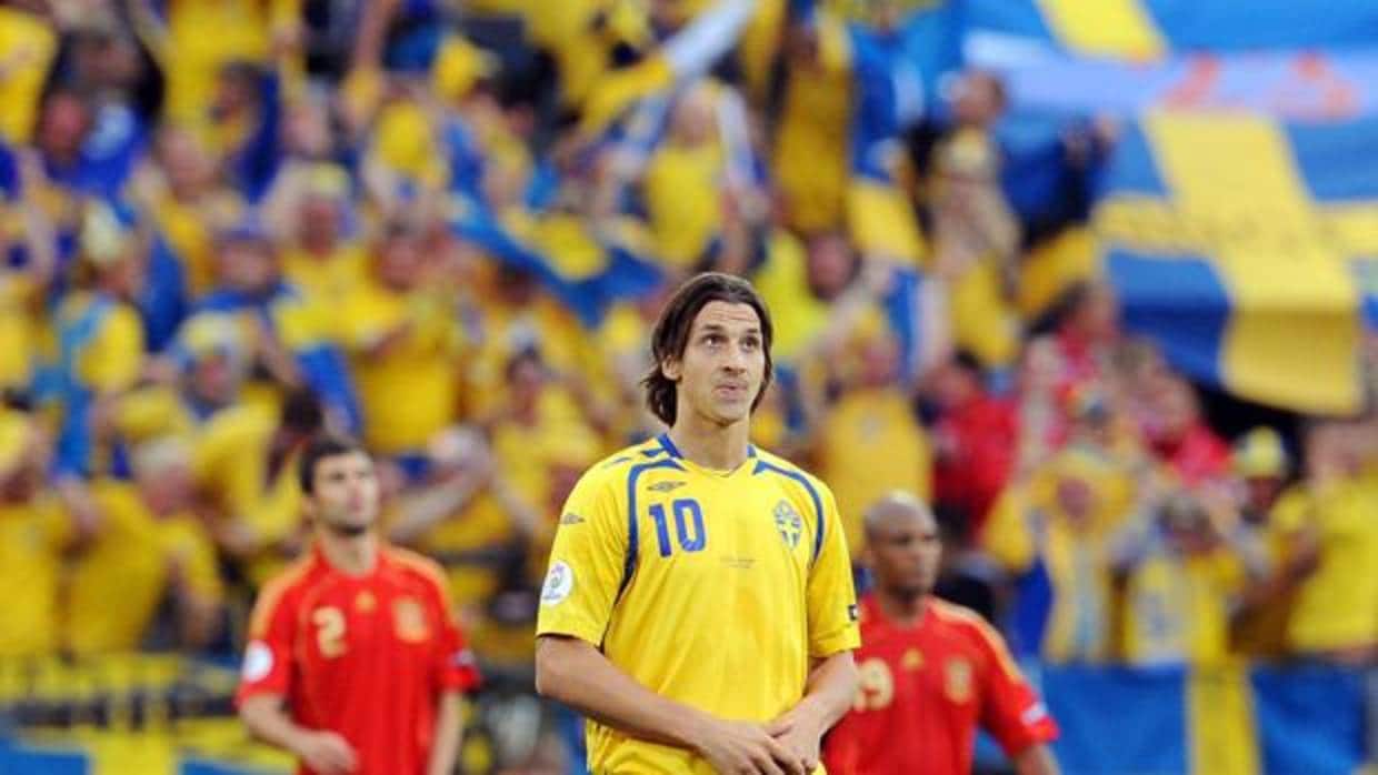 Ibrahimovic en el encuentro disputada entre Suecia y España en 2008