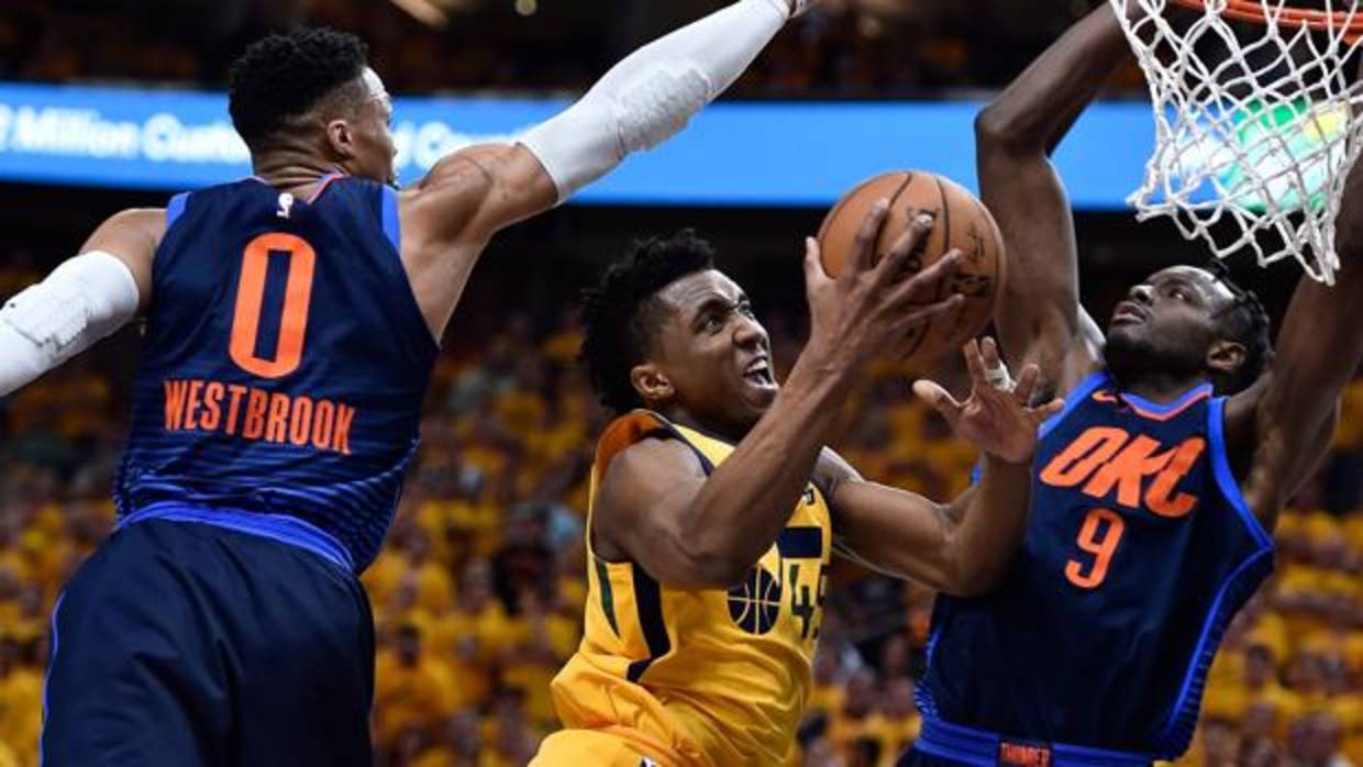 Donovan Mitchell entra a canasta en el partido decisivo ante los Thunder