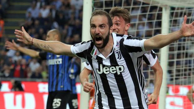 Higuaín salva a la Juventus de un patinazo histórico