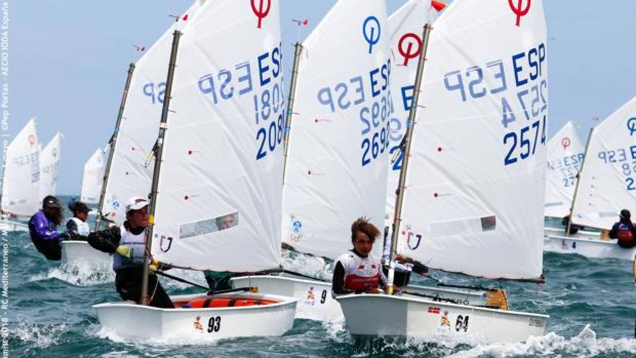 María Perelló se pone al frente de la flota en la Copa de España de Optimist