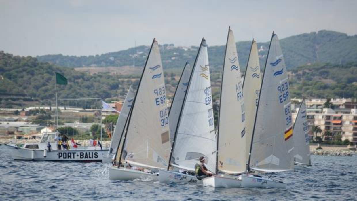 El Mundial Máster de Finn del CN El Balís cierra con una inscripción de récord