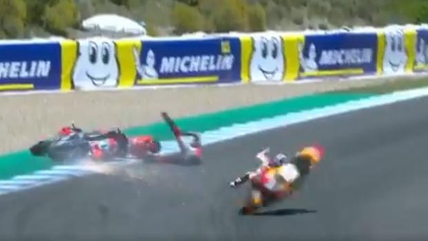 Tremenda caída de Lorenzo, Dovizioso y Pedrosa