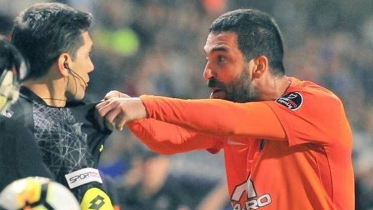 Arda Turan, en el partido que ha provocado su castigo