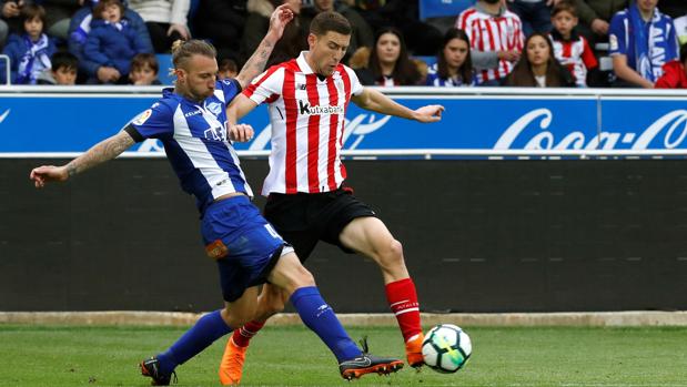 El Alavés aprovecha la falta de pegada del Athletic