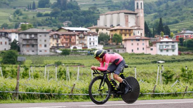 Yates salva el rosa y Dumoulin se queda a 56 segundos