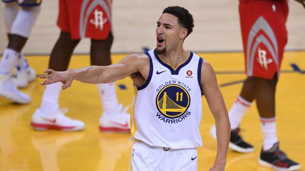 Klay Thompson rescata a los Warriors
