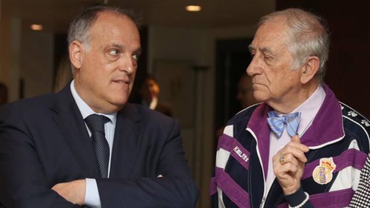 Tebas, con el diplomático Inocencio Arias