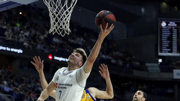 El Real Madrid toma ventaja tras un sofoco inicial