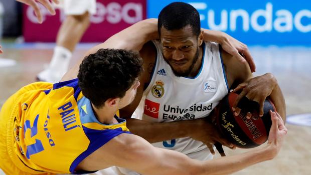 El Real Madrid encarrila las semifinales ante un rocoso Herbalife