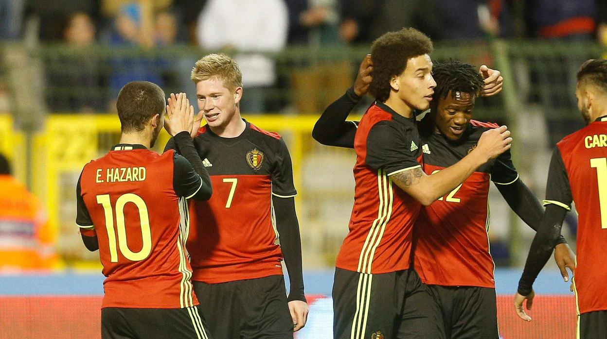 Bélgica capitaneada por Hazard en un partido amistoso contra Italia