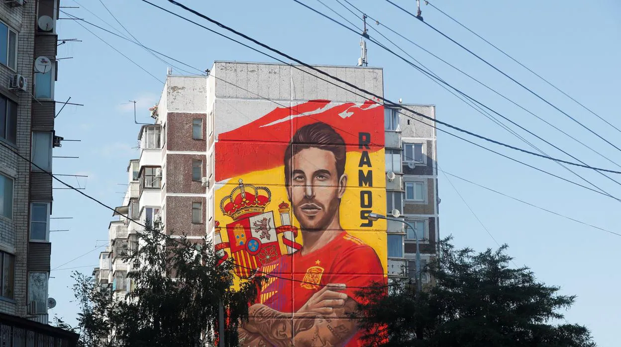 Mural de Sergio Ramos en el centro de Krasnodar