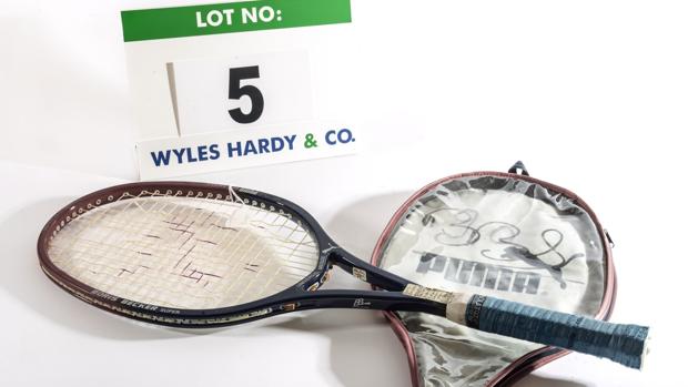 Boris Becker, en quiebra económica, subasta sus trofeos