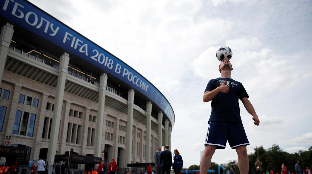 Todo listo en el estadio Luzhniki, que acogerá el partido inaugural