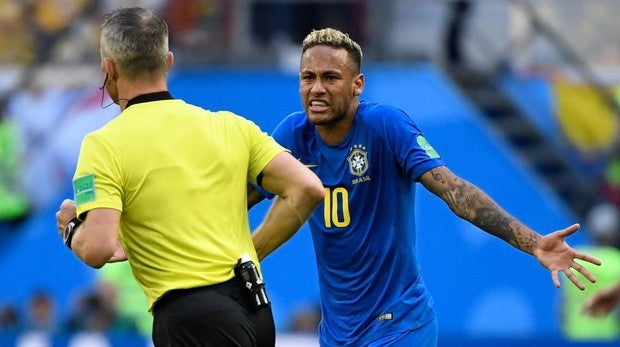 El VAR desnuda a Neymar