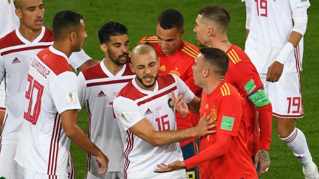 Amrabat estalla contra el VAR: «Bullshit»