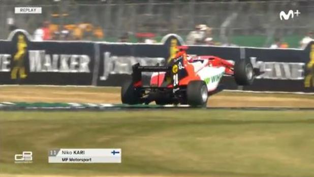 Increíble caballito de Niko Kari en Silverstone