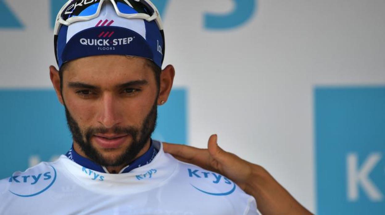 Fernando Gaviria con el maillot blanco, el de mejor joven