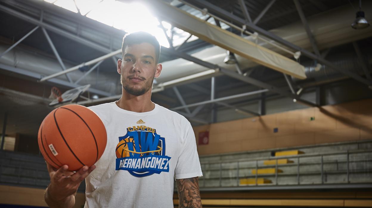 Willy Hernangómez posa para ABC antes de partir hacia la Summer League