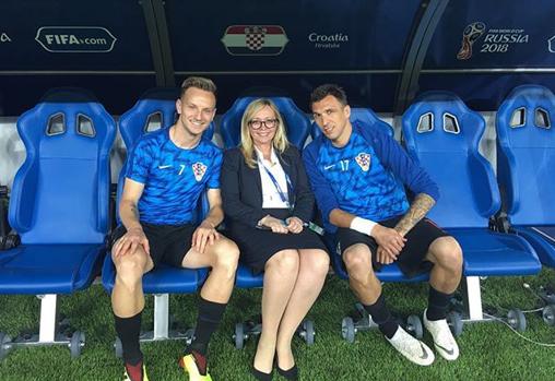 Olivari, junto a Rakitic y Mandzukic