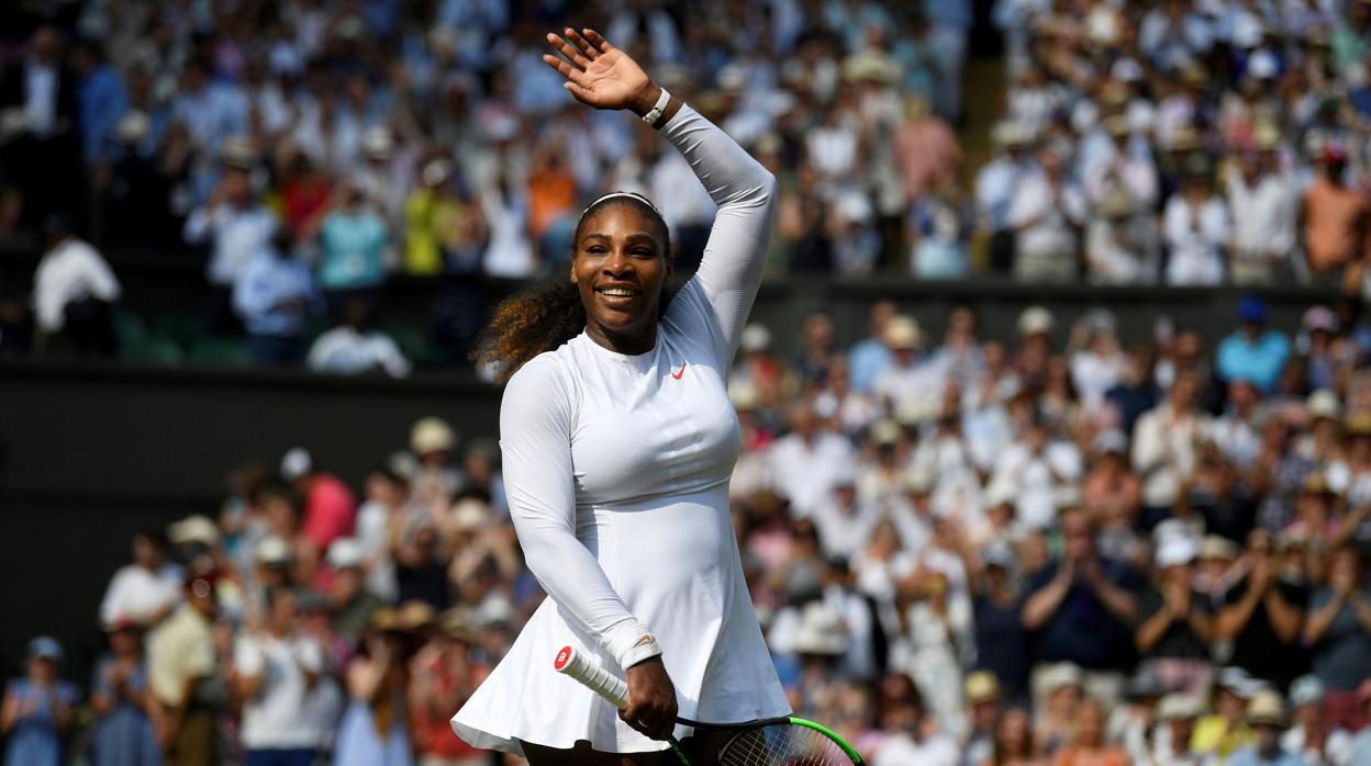 Serena Williams celebra su victoria en las semifinales de Wimbledon ante Julia Goerges