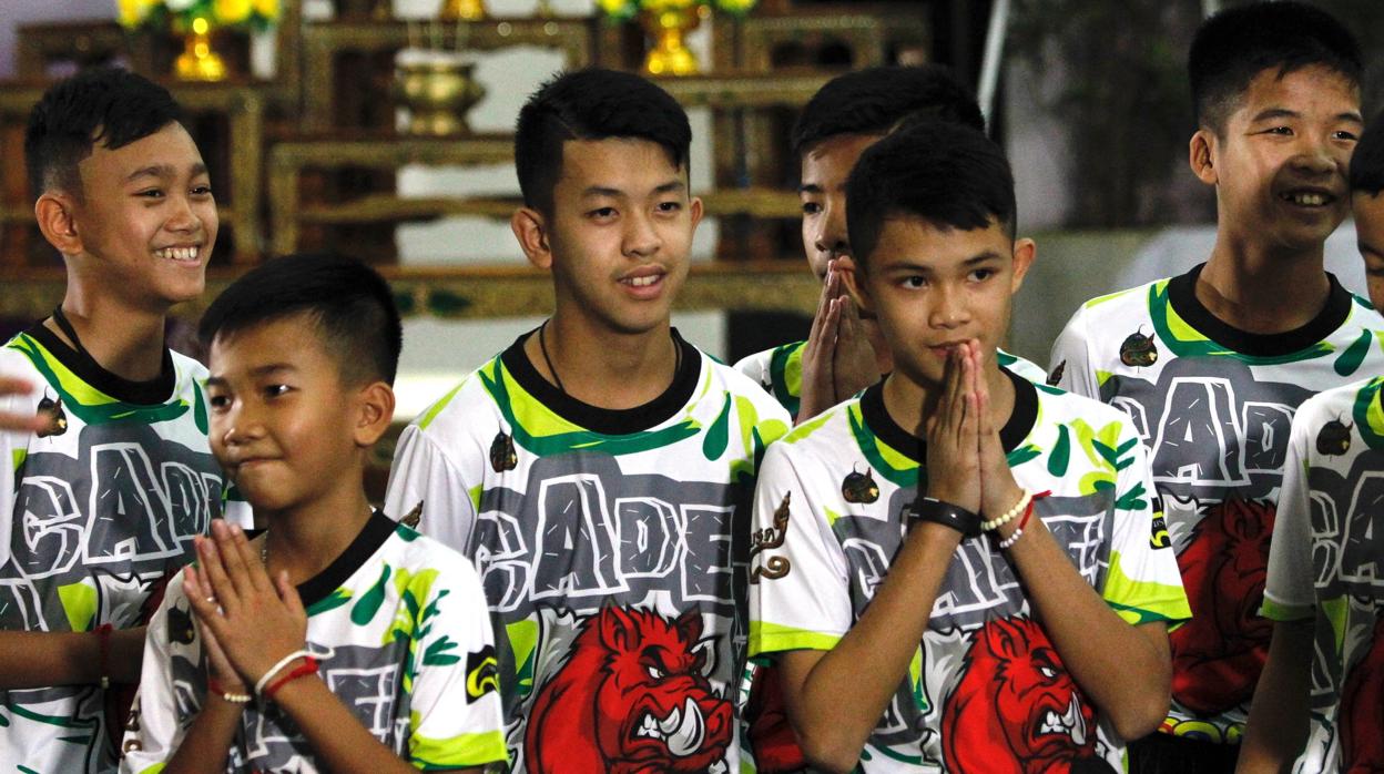 Los niños rescatados de Tailandia, tras salir del hospital