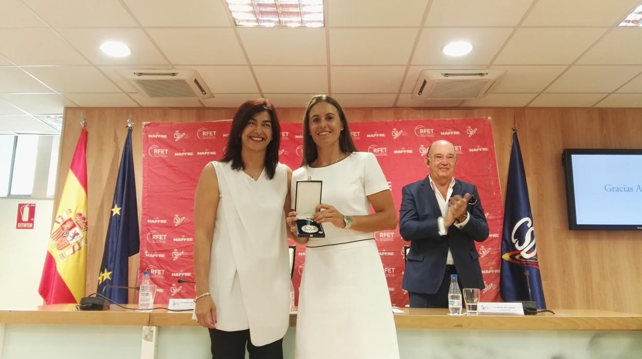 María José Rienda, junto a Anabel Medina, tras anunciar su adiós al tenis