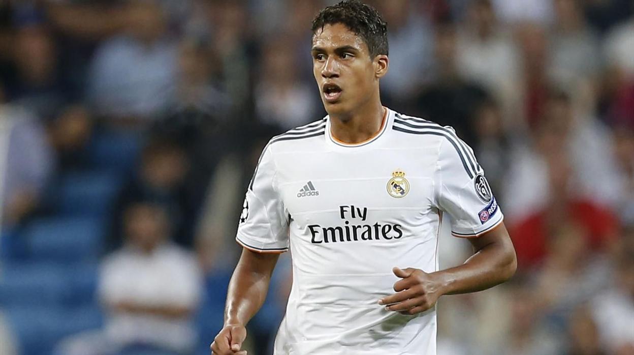 Varane durante un partido en sus primeras temporadas con el Real Madrid