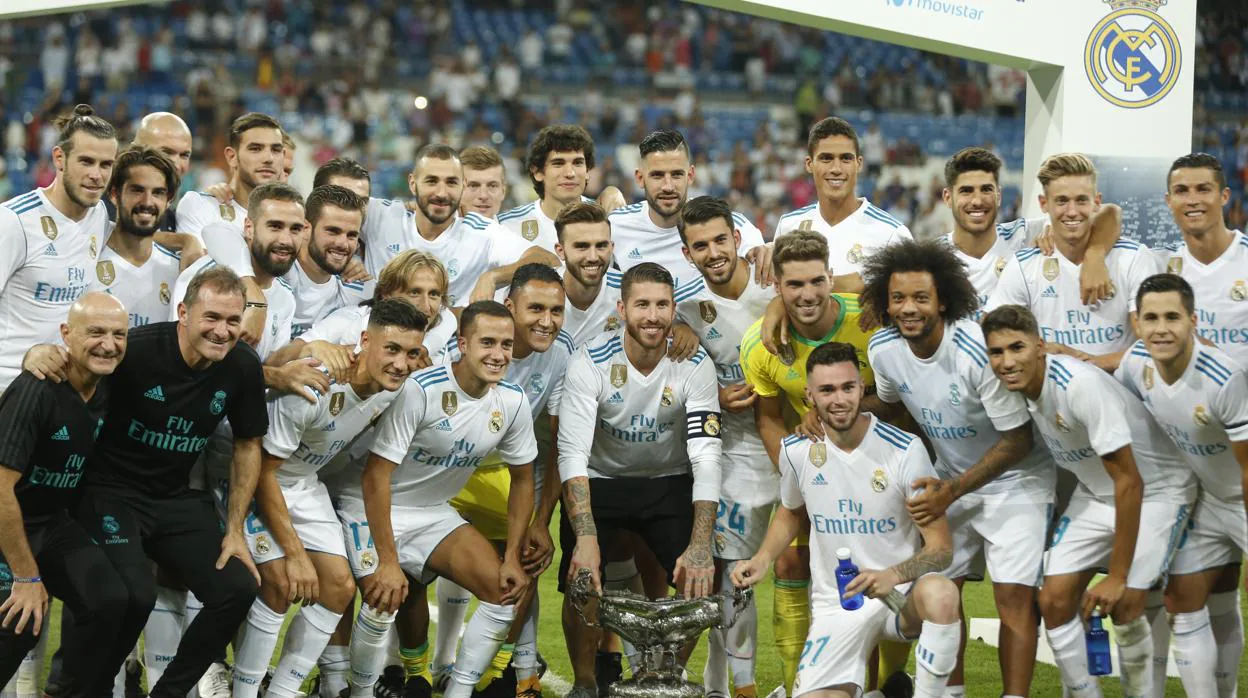 El Real Madrid celebrando la victoria ante la Fiorentina en el Trofeo Santiago Bernabéu del año pasado